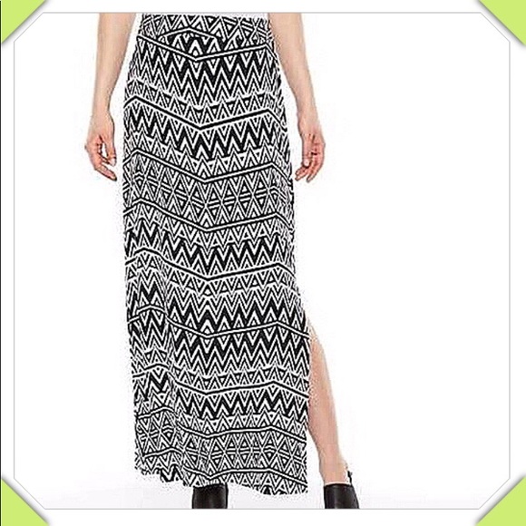 Apt. 9 Dresses & Skirts - APT 9 Black and White Aztec Patterned Maxi Skirt